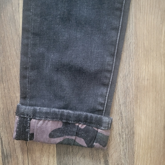 Vervet Haylie Camo Print Cuffed Ankle Skinny Jeans- 27/5 Black - Picture 5 of 5